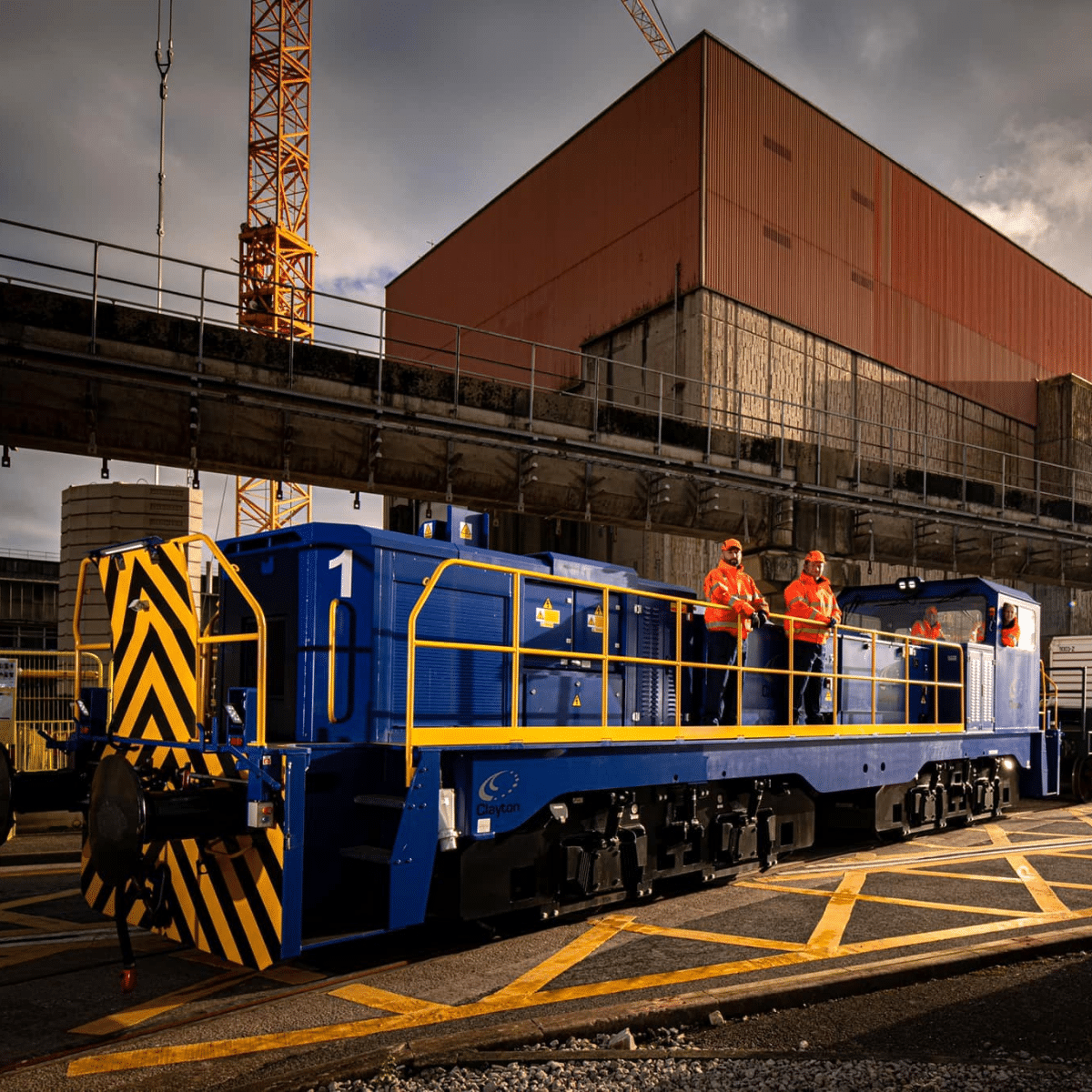 Hydrogen fuel cell shunting locomotive