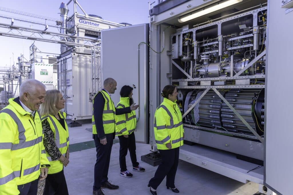 Mayor Claire inspects a hygrogen-based power system at HyMarnham, which will be served by the pipeline and is part of the Trent Supercluster featuring nuclear power.