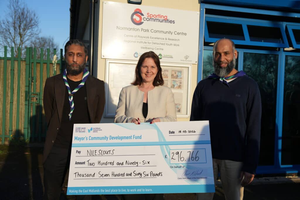 The Mayor with representatives of Nile Scouts.